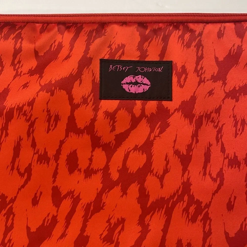 Betsey Johnson Designer Laptop Sleeve Red Cheetah Trunk&Trolley Collection